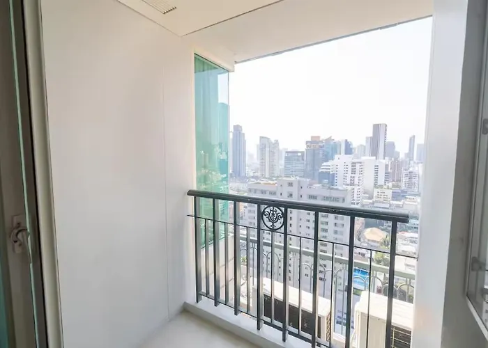 Luxury With Swimming Pool, Fast Wifi, 711, Big Room, Jacuzzi * Bangkok