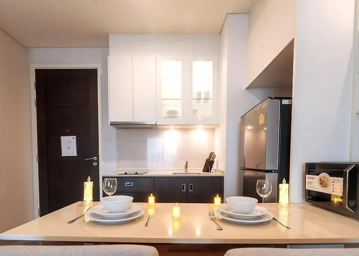 Apartment Luxury With Swimming Pool, Fast Wifi, 711, Big Room, Jacuzzi Bangkok