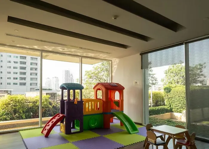 Luxury With Swimming Pool, Fast Wifi, 711, Big Room, Jacuzzi