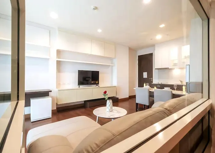 Luxury With Swimming Pool, Fast Wifi, 711, Big Room, Jacuzzi *