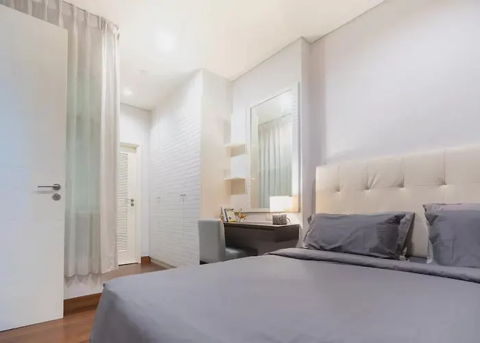 Luxury With Swimming Pool, Fast Wifi, 711, Big Room, Jacuzzi *