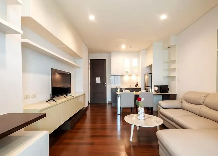 Apartment Luxury With Swimming Pool, Fast Wifi, 711, Big Room, Jacuzzi Bangkok